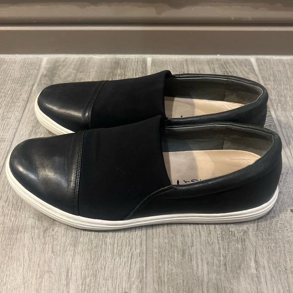 Via Spiga Black Sneakers with Slip-On Design and Thick Sole - Picture 4 of 10